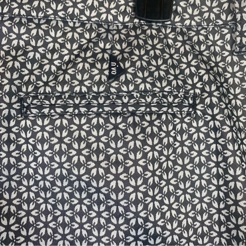 NVO By Lanctot Black/Gray Tone Floral Design Skort Size 18